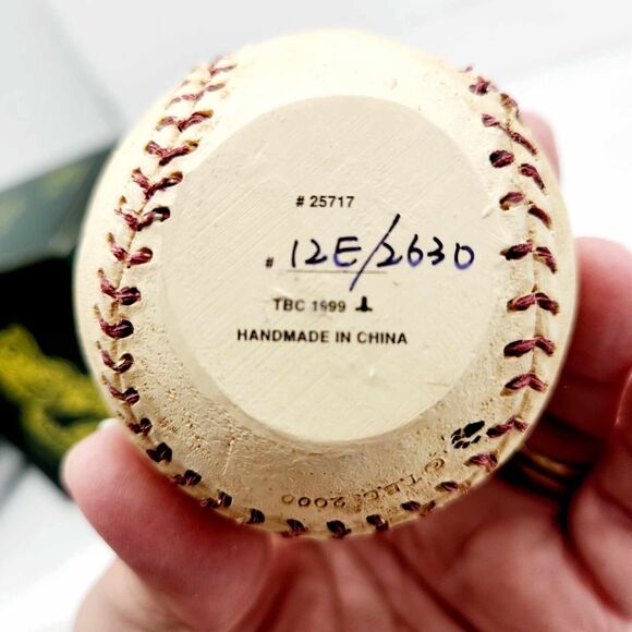 Boyds Bearstone McGwire It's Outa Here Baseball Christmas Ornament #25717 w/Box - Picture 4 of 8